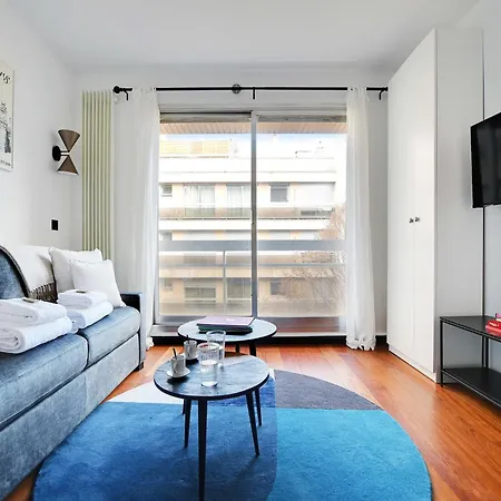 8e - Refait A Neuf - 4eme Etage Avec Ascenseur * Paris